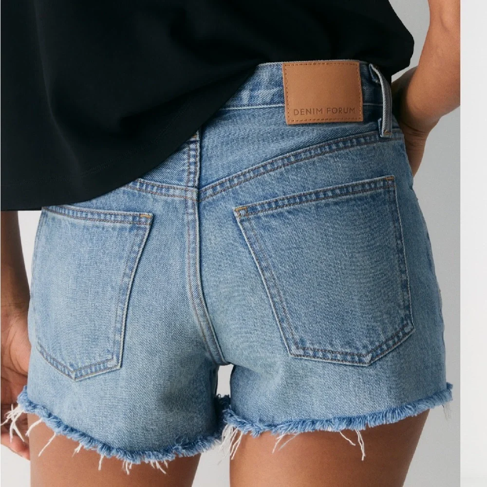 Denim Forum The 90's Cut off Denim Shorts - 26